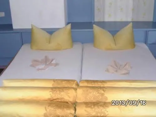 Fruhstuckspension Carlo Hotel