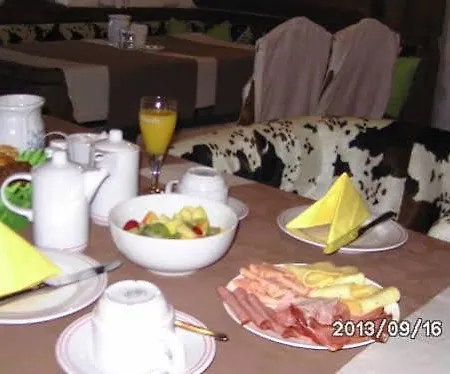 Fruhstuckspension Carlo Hotel